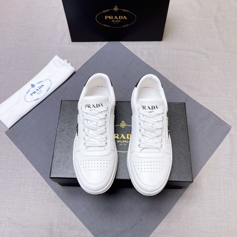 Pra*a casual shoes